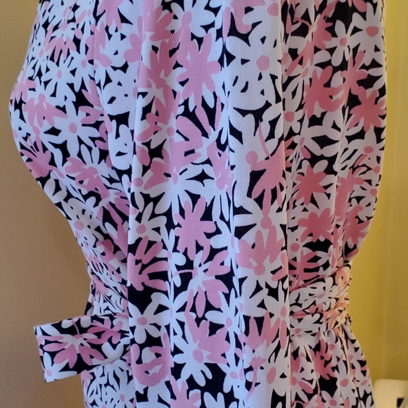 DIANE VON FURSTENBERG Wrap dress, size 10, excellent condition, dry cleaned. - Picture 5 of 13